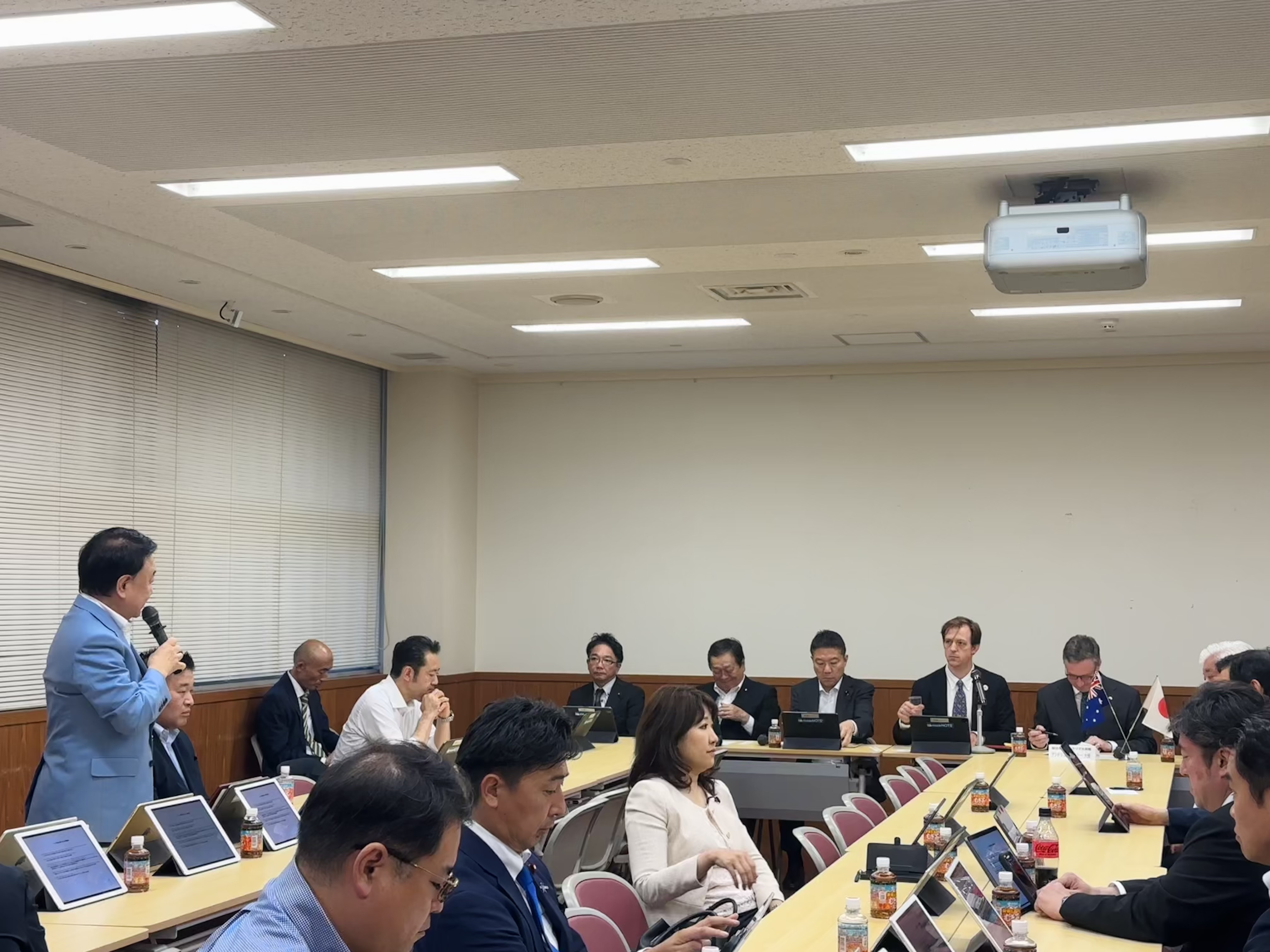 細部にかなり手を入れました】 金曜の深夜に終わった特別国会、その